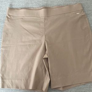 Jones New York Pull on Bermuda Shorts Size XXL. NWOT